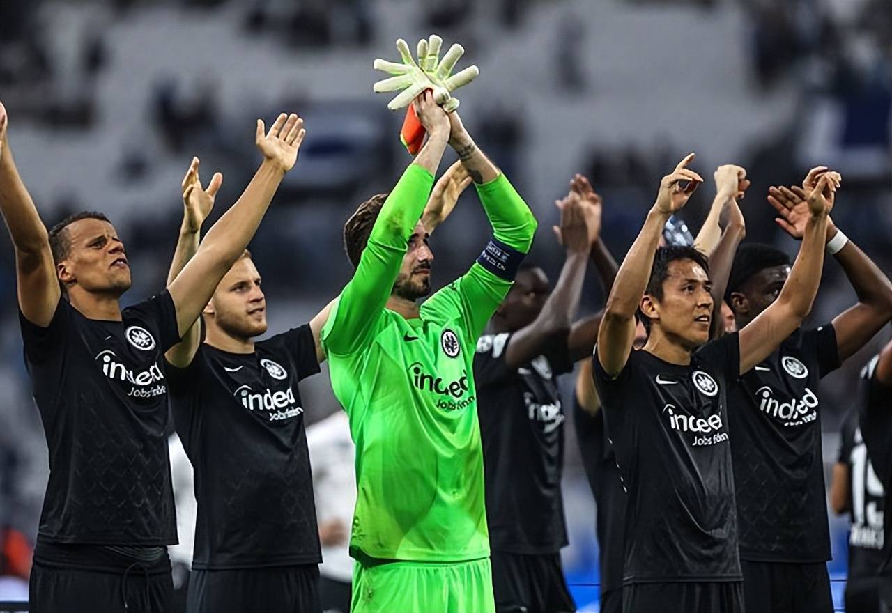 华体会体育-切尔西险胜利物浦，莱万乌龙送礼亚洲杯  第1张