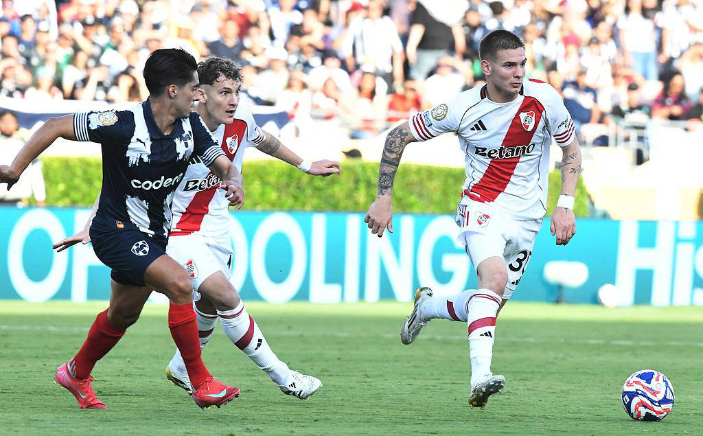 华体会网址-波尔图绝杀本菲卡，内马尔补时绝平世界杯的简单介绍  第2张