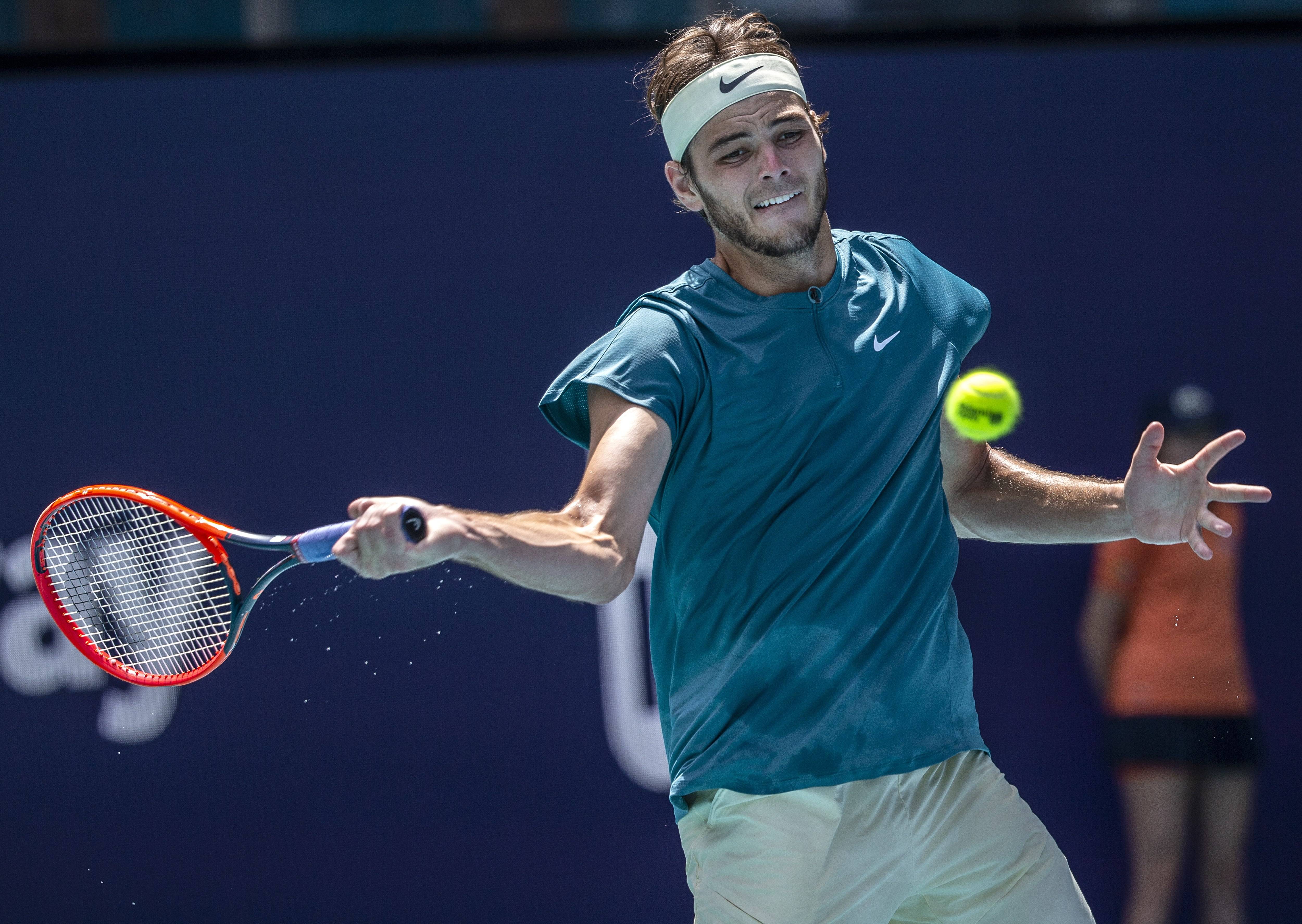 华体会官网-法国网球队鏖战世界网球队，德约科维奇惊艳世界的简单介绍  第2张