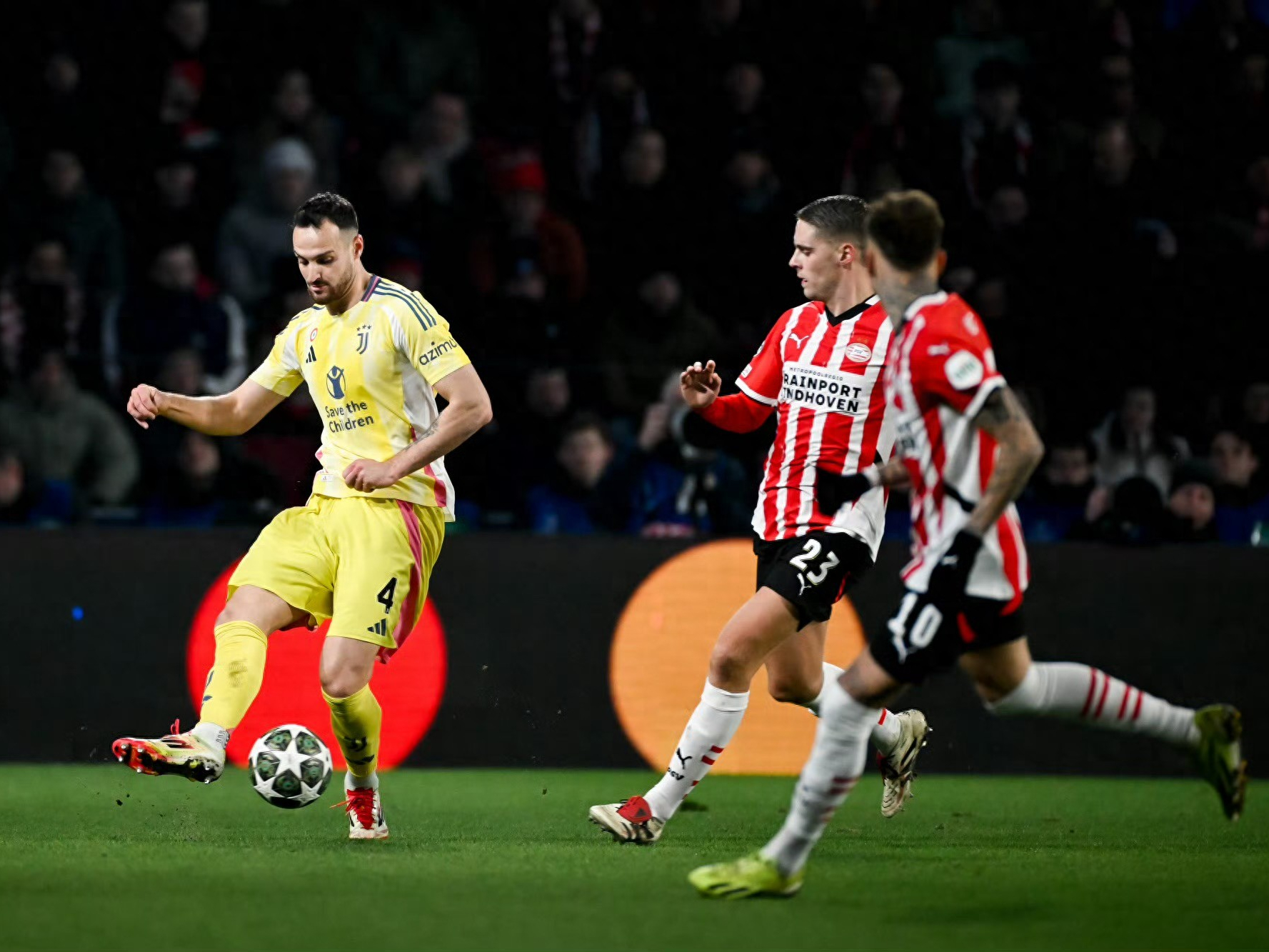 华体会体育-雷丁神奇逆转，晋级欧冠淘汰赛的简单介绍  第1张